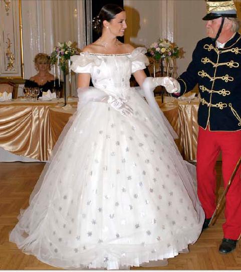 2007.Toman-Szabina-Sisi-bal